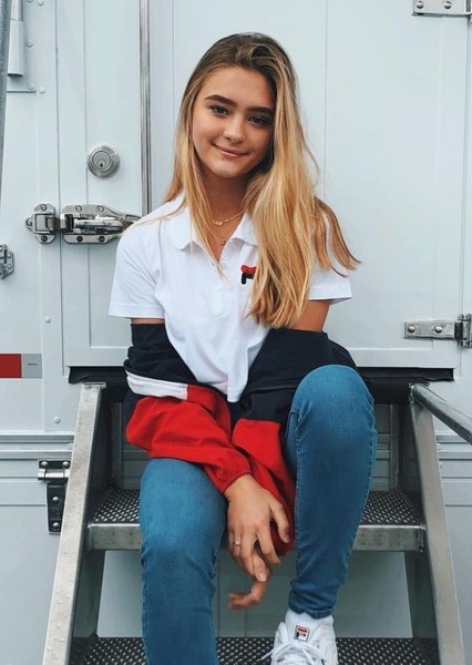 Lizzy Greene photo