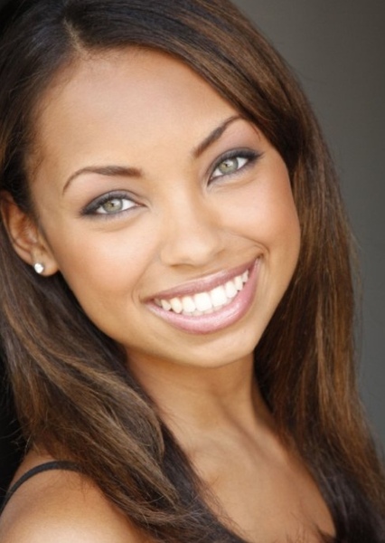 Logan Browning photo