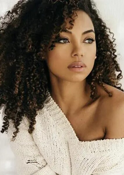 Logan Browning photo