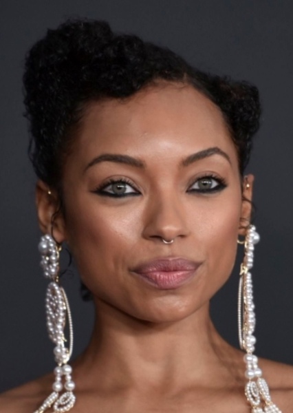Logan Browning photo