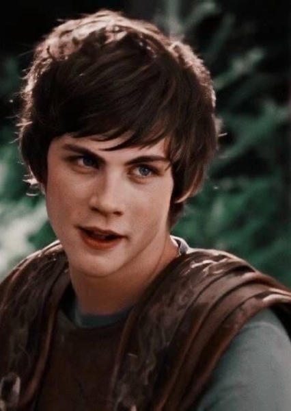 Logan Lerman photo