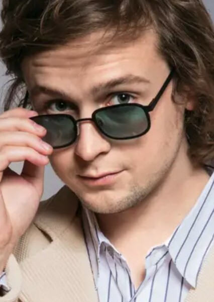 Logan Miller photo