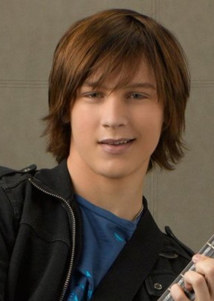 Logan Miller photo