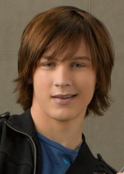Logan Miller photo