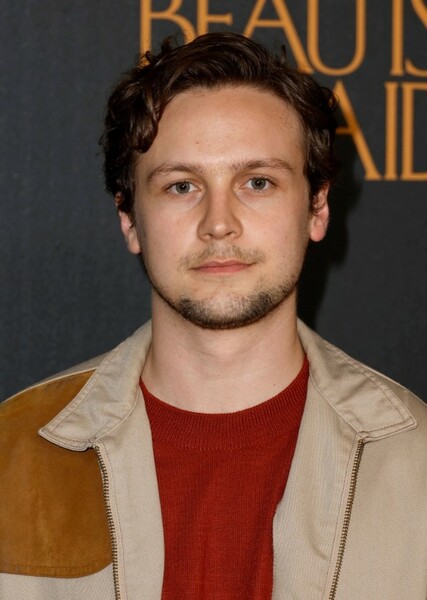 Logan Miller