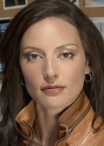 Lola Glaudini