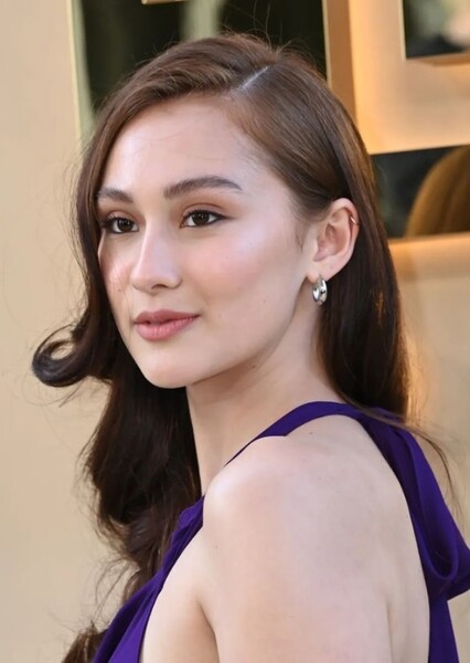 Lola Tung photo