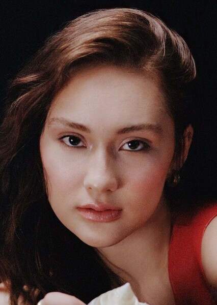 Lola Tung photo