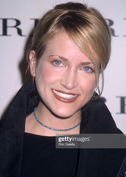Lori Heuring photo