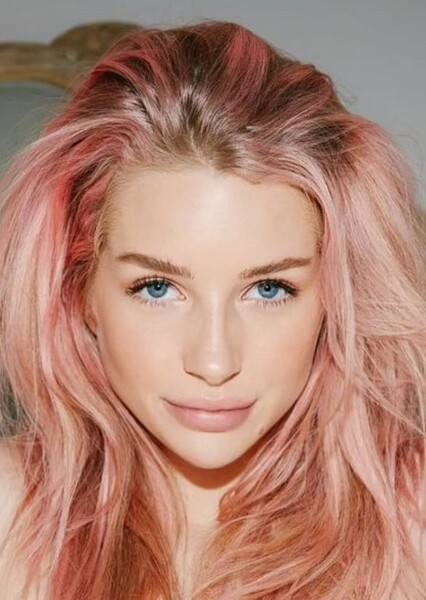Lottie Moss photo