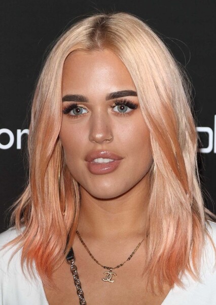 Lottie Tomlinson photo