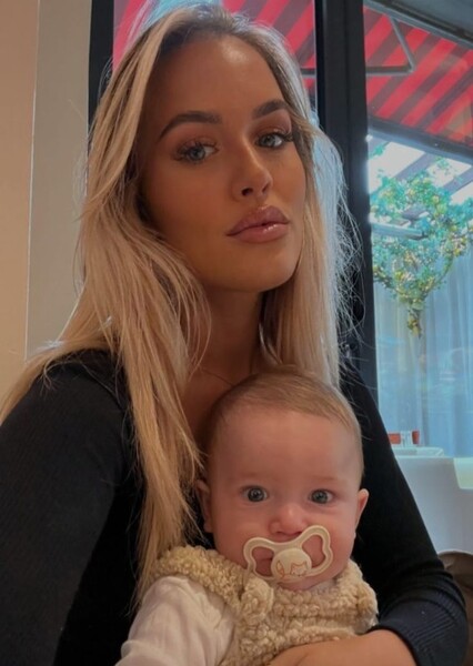 Lottie Tomlinson photo