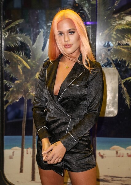 Lottie Tomlinson photo