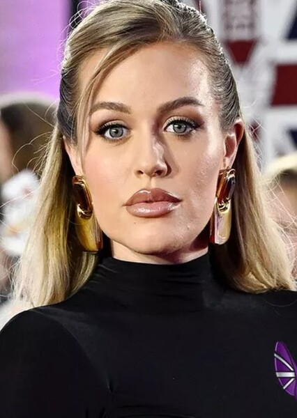 Lottie Tomlinson photo