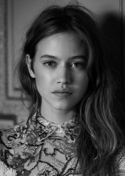 Lou de Laâge photo