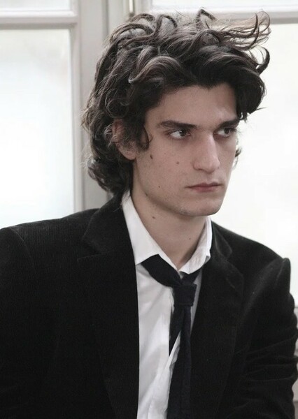 Louis Garrel photo