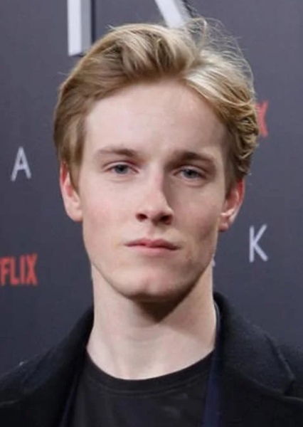 Louis Hofmann photo