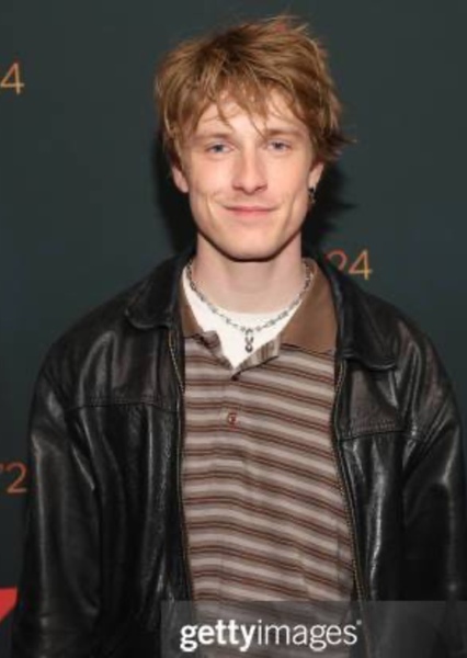 Louis Hofmann photo