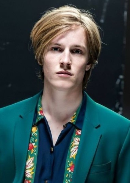 Louis Hofmann photo