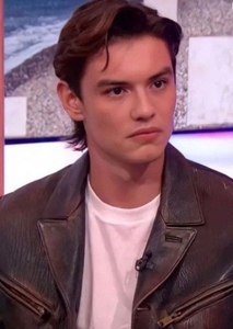 Louis Partridge