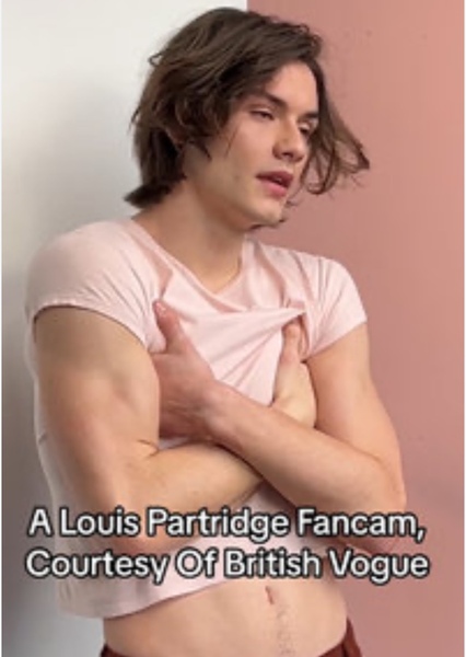 Louis Partridge photo