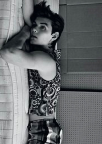 Louis Partridge photo