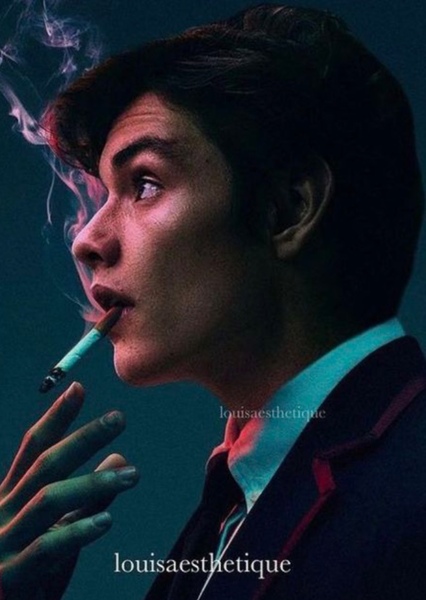 Louis Partridge photo