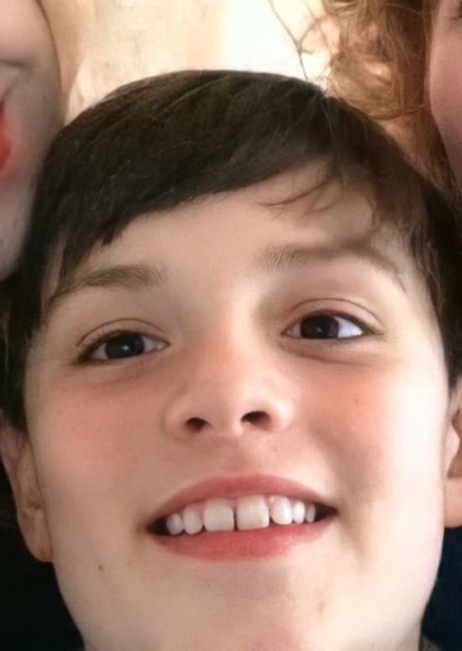 Louis Partridge photo