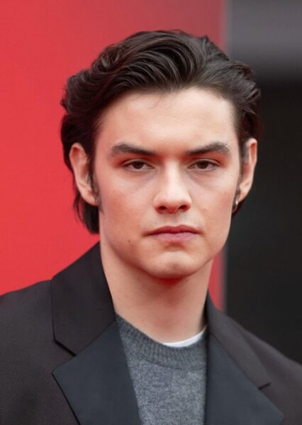 Louis Partridge