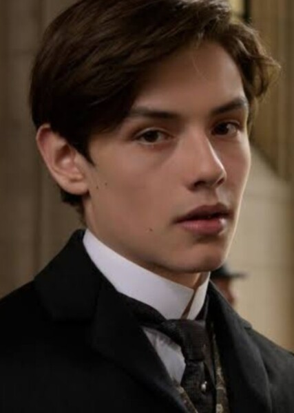 Louis Partridge