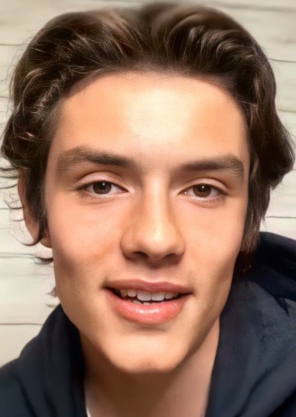 Louis Partridge photo