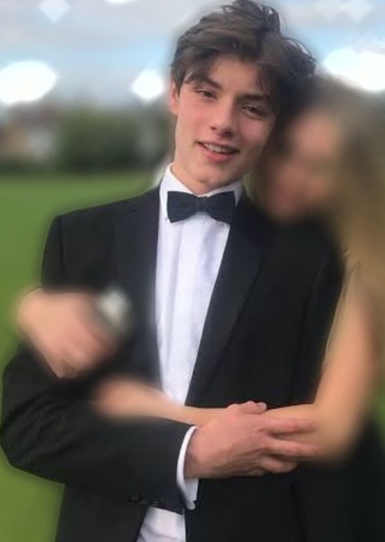Louis Partridge photo