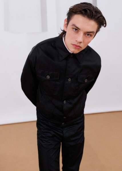 Louis Partridge photo