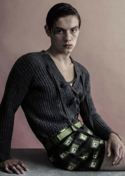 Louis Partridge photo