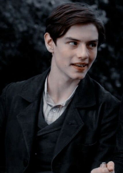 Louis Partridge