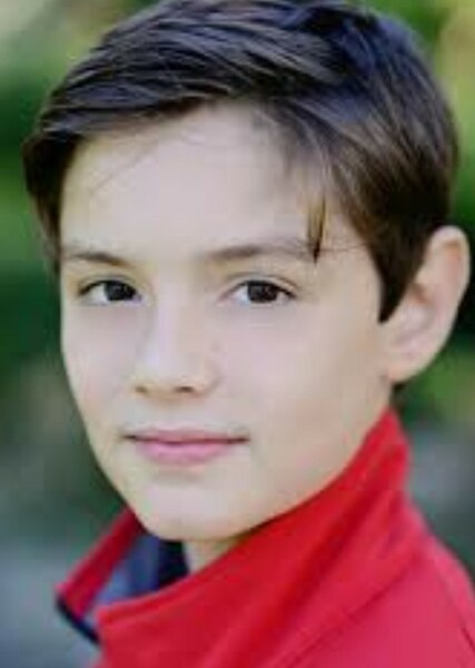 Louis Partridge photo