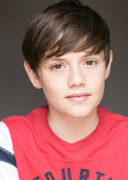 Louis Partridge photo