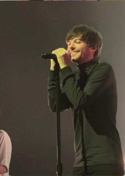 Louis Tomlinson photo
