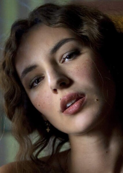 Louise Bourgoin photo