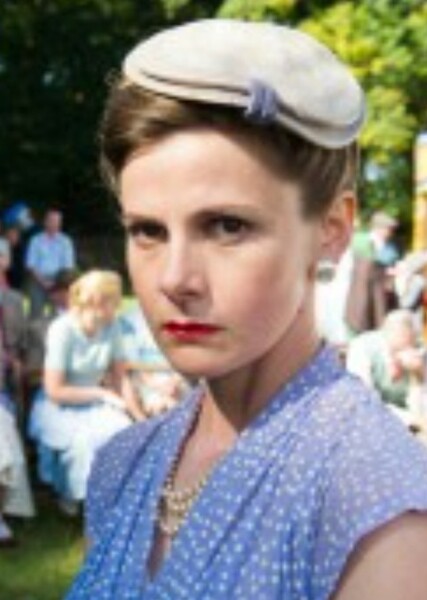 Louise Brealey photo