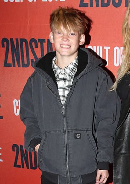 Luca Cruz Comrie