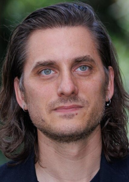 Luca Marinelli photo