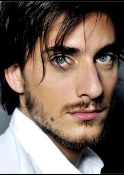Luca Marinelli