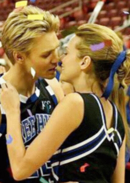Lucas Scott & Peyton Sawyer photo