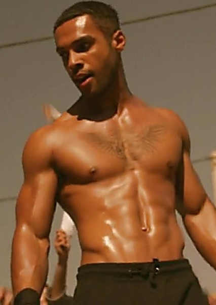 Lucien Laviscount photo