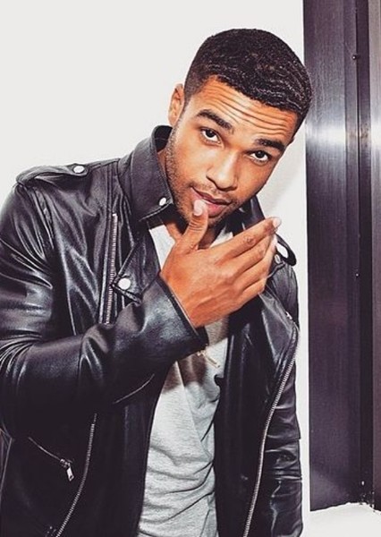 Lucien Laviscount photo