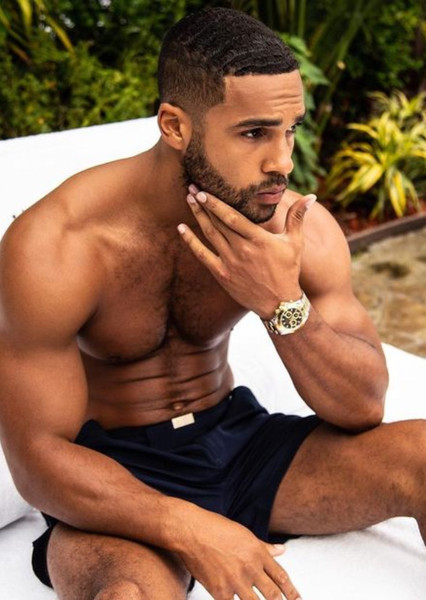 Lucien Laviscount photo