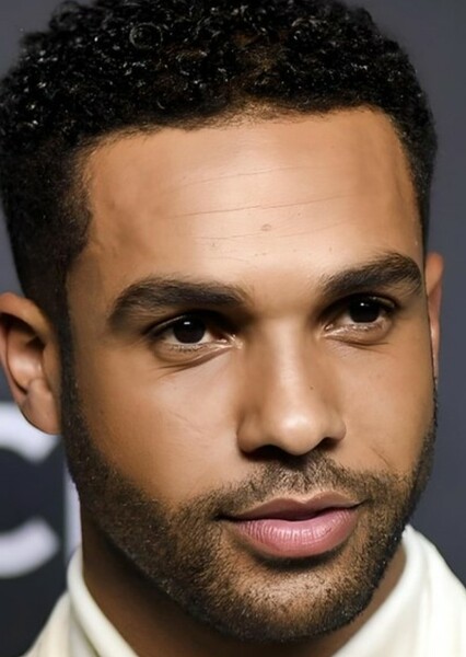 Lucien Laviscount photo