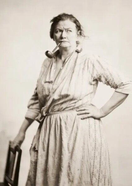 Lucille La Verne photo