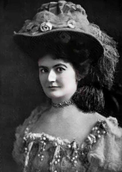 Lucille La Verne photo
